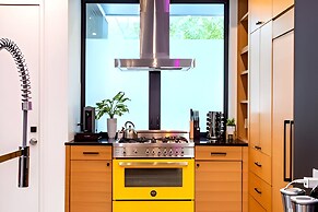 Backyard Pool Oasis Rainey Street 6 min Walk