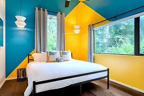 Backyard Pool Oasis Rainey Street 6 min Walk