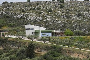 Oliva Emerald Eco - Secluded Off-grid Vineyard Villa