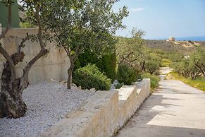 Oliva Emerald Eco - Secluded Off-grid Vineyard Villa