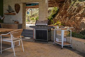 Oliva Emerald Eco - Secluded Off-grid Vineyard Villa