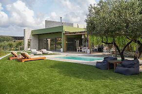 Oliva Emerald Eco - Secluded Off-grid Vineyard Villa