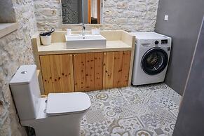 Oliva Emerald Eco - Secluded Off-grid Vineyard Villa