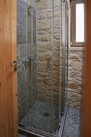 Oliva Emerald Eco - Secluded Off-grid Vineyard Villa