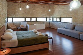 Oliva Emerald Eco - Secluded Off-grid Vineyard Villa