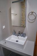 Oliva Emerald Eco - Secluded Off-grid Vineyard Villa