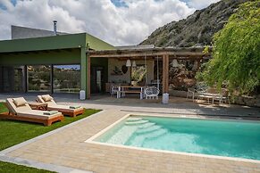 Oliva Emerald Eco - Secluded Off-grid Vineyard Villa