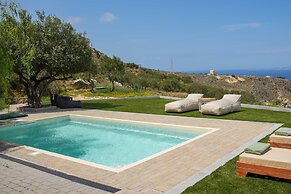 Oliva Emerald Eco - Secluded Off-grid Vineyard Villa