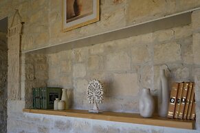 Oliva Emerald Eco - Secluded Off-grid Vineyard Villa