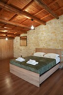 Oliva Emerald Eco - Secluded Off-grid Vineyard Villa