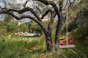 Oliva Emerald Eco - Secluded Off-grid Vineyard Villa