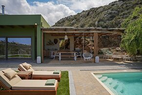 Oliva Emerald Eco - Secluded Off-grid Vineyard Villa