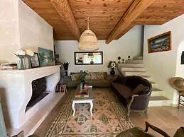 Charming Villa With AC in Alpilles