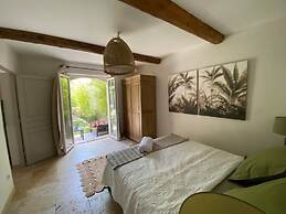 Charming Villa With AC in Alpilles