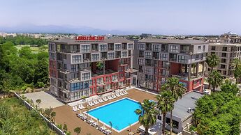 Laristone Suite Spa Hotel