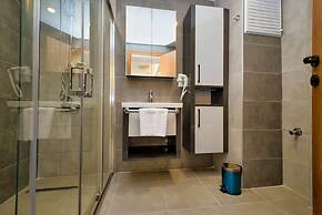 Laristone Suite Spa Hotel