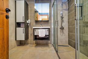 Laristone Suite Spa Hotel