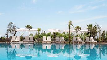 Laristone Suite Spa Hotel