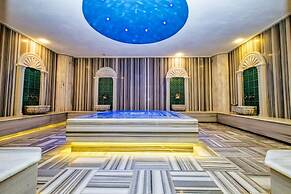 Laristone Suite Spa Hotel