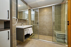 Laristone Suite Spa Hotel