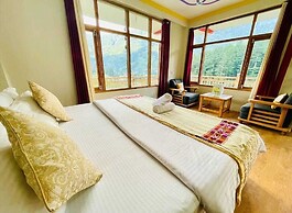 SPRING HOUSE MANALI