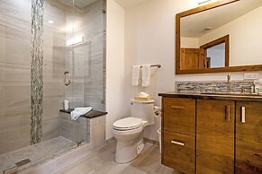 Luxe 4 Bedroom Beaver Creek Lodge Condo With ski in, ski out Access