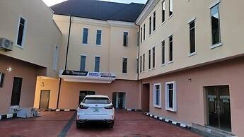 Riverview Hotel and Suites