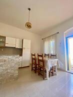 Lollis Corner La Muddizza