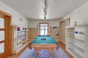 Charming Country 4br Retreat With Riverfront Views 4 Bedroom Cabin