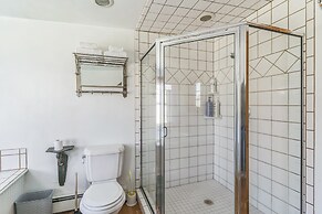 Charming Country 4br Retreat With Riverfront Views 4 Bedroom Cabin