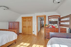 Charming Country 4br Retreat With Riverfront Views 4 Bedroom Cabin