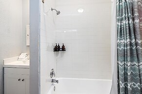 Seas The Breeze 4 Bedroom Home