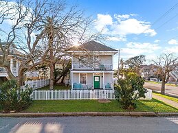 Seas The Breeze 4 Bedroom Home