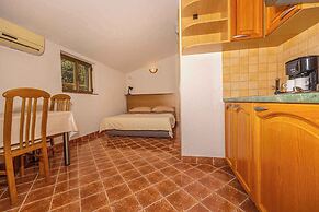 Studio Mistral 5