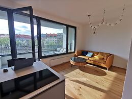 Free Parking, Center Location, Nuslesky Pivovar Sunset Balcony Home