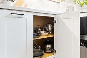 @ Marbella Lane - 3BR Designer Near Valley Fair