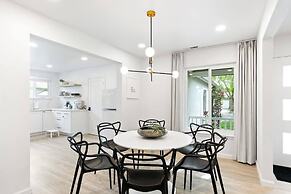 @ Marbella Lane - 3BR Designer Near Valley Fair
