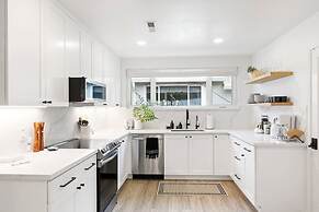 @ Marbella Lane - 3BR Designer Near Valley Fair