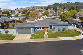 @ Marbella Lane - 3BR Designer Home in Pacifica
