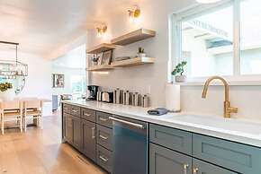 @ Marbella Lane - Cozy Modern Home w/ Relaxing Design & Pool