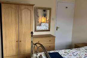 Quackers-seaside Village-pet Friendly-parking-