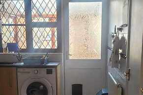 Quackers-seaside Village-pet Friendly-parking-