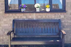 Quackers-seaside Village-pet Friendly-parking-