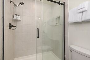 @ Marbella Lane - Seas the Bay Sanctuary