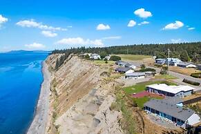 @ Marbella Lane - Seas the Bay Sanctuary