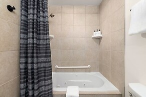 @ Marbella Lane - Seas the Bay Sanctuary