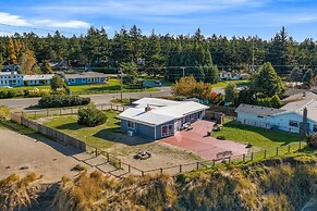 @ Marbella Lane - Seas the Bay Sanctuary