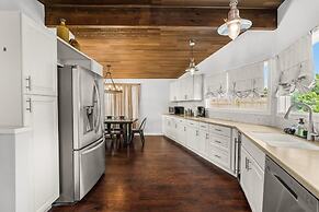 @ Marbella Lane - Seas the Bay Sanctuary