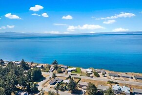 @ Marbella Lane - Seas the Bay Sanctuary