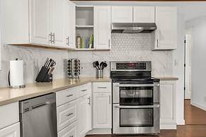 @ Marbella Lane - Seas the Bay Sanctuary